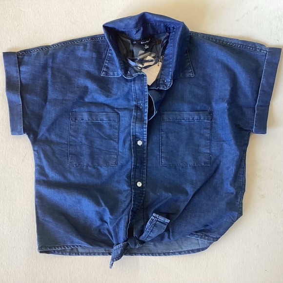 Sim & Sam shortsleeve cropped,button up, self tie,100% cotton denim shirt M NWT - Picture 1 of 7
